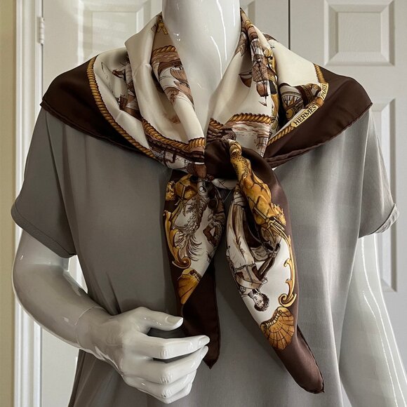 Hermes 100% Silk Scarf 34 X 34” - Picture 3 of 14